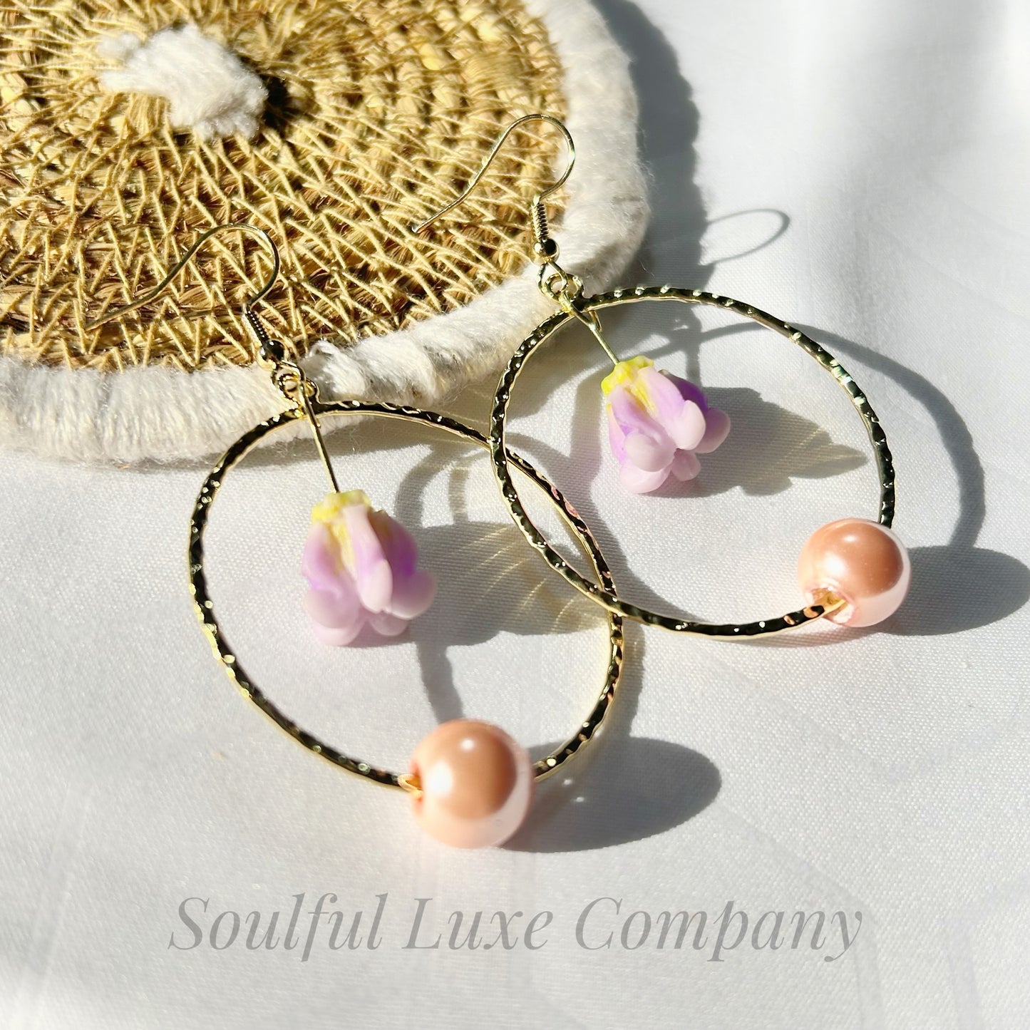 Crown flower hoop with pink shell bead