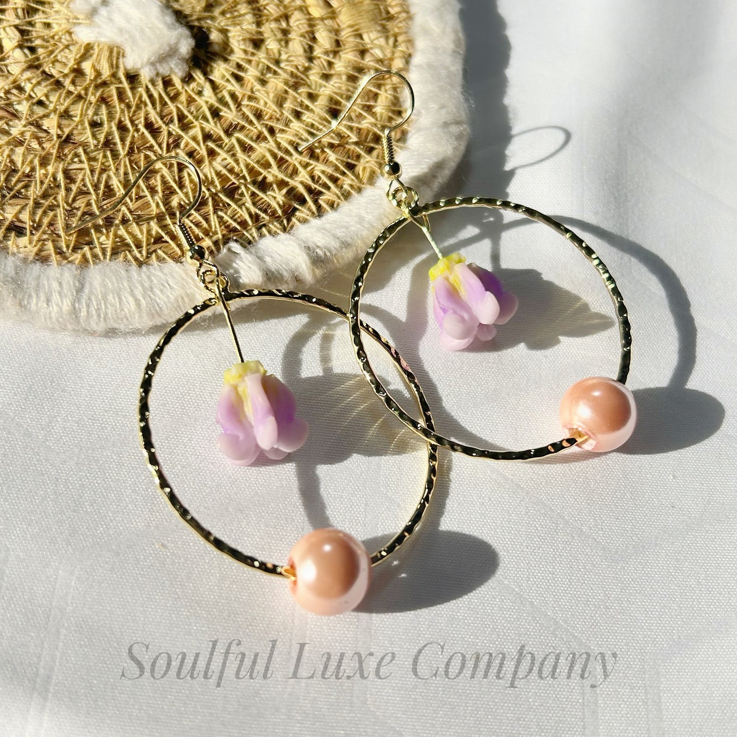 Crown flower hoop with pink shell bead